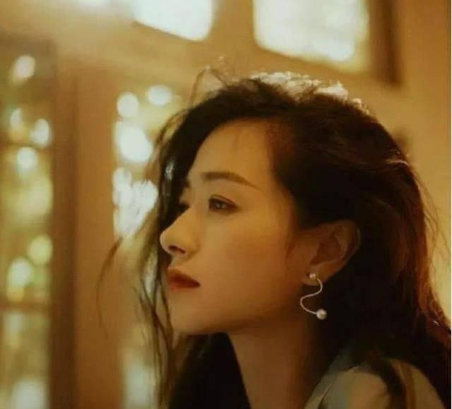 万茜自爆一年潜七次 网红大瓜下载,揭秘网红大瓜背后的真相